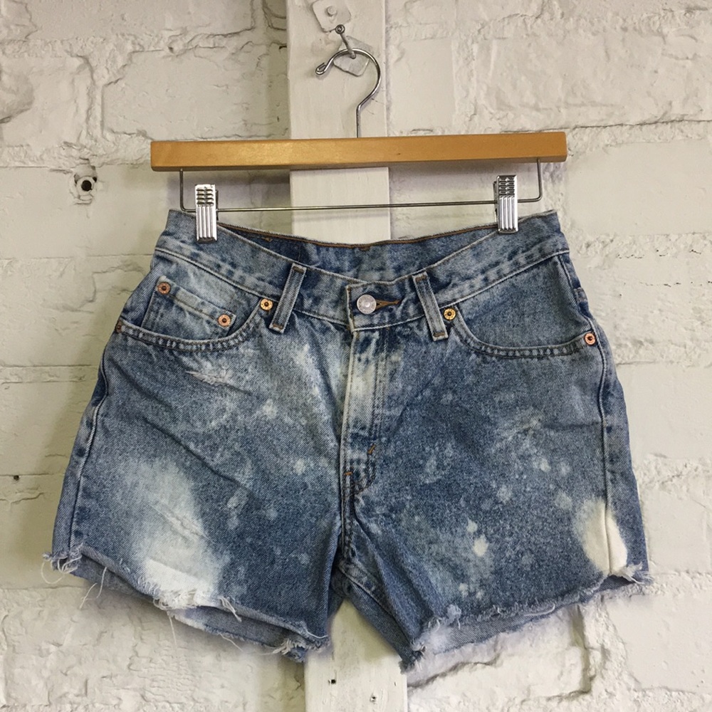 Levi’s Acid Wash Denim Cut Off Shorts